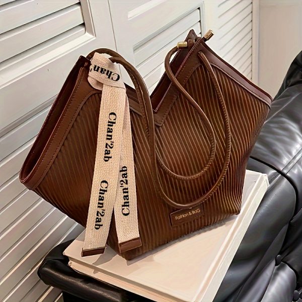 Fashionable love themed PU handbag - high capacity and multifunctional, suitable for work and leisure use - durable and easy to maintain - Image 7