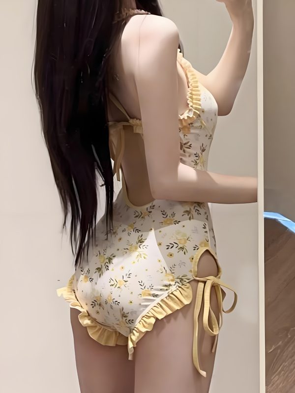 Swimsuit Women's Long Sleeve Two-Piece Set with Floral Pattern for a and Pure Desire Look - Image 2
