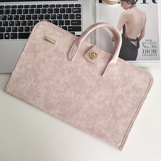 Shockproof High Quality Laptop Sleeve Case for 35.56 cm Notebooks - Lightweight Durable Pink Polyester Protective Cover with Anti-Scratch & Anti-Drop Design, Includes Hand Carry Handle for Office, Travel, Commute, Computer Laptop Carry Bag, Commuting Essentials, Modern Accessory, Reinforced Protection, Remote Workers