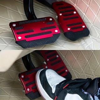 2pcs Set Universal Non-Slip Aluminum Manual Transmission Car Pedal Covers - Red/Blue/Silver, Durable Stainless Steel, Anti-Slip Rubberized Base, Perfect for Sports and Luxury Cars, Car Pedal Covers | Sporty Pedal Covers | Durable Pedal Covers