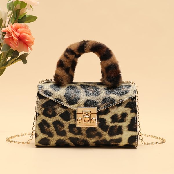 Soft Furry Chain Handbag for Autumn And Winter, Perfect for Daily Outings, Featuring a Wrist Lock And Animal Print in a Small Square Design. - Image 5