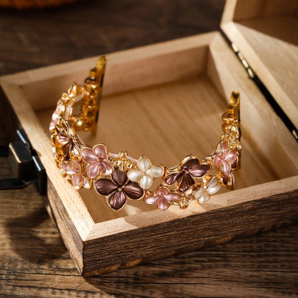 Elegant Brown & Golden Floral Zinc Alloy Watch Band with Deployant Clasp - Compatible with for apple Watch 38mm-49mm, Sizes 1-10, Ideal for Women'S Fashion, Perfect for Mother'S Day, Parties, And Festive Gifts, Gift for Women | Elegant Watch Accessory | Zinc Alloy Bracele - Image 7